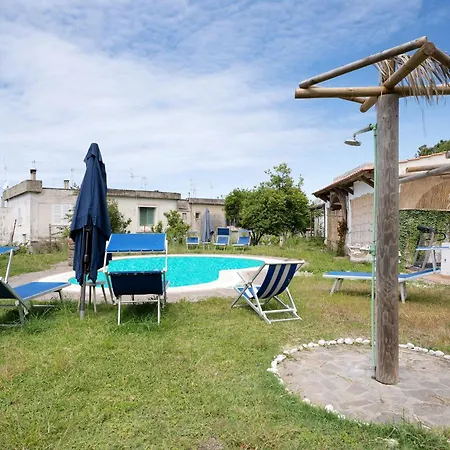 ヴィラ Liuba Con Piscina E Sauna